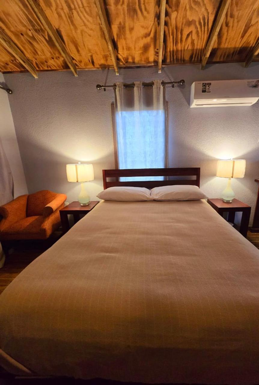 Ladyville Tuquil-Ha Bed & Breakfast エクステリア 写真